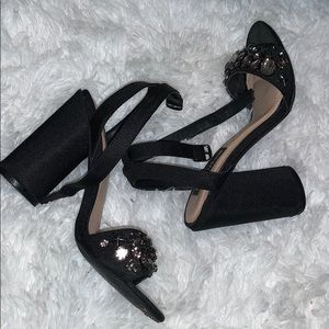 𝔻𝔼𝕊𝕀𝔾ℕ 𝕃𝔸𝔹 𝔹𝔸ℤ𝔸ℝ